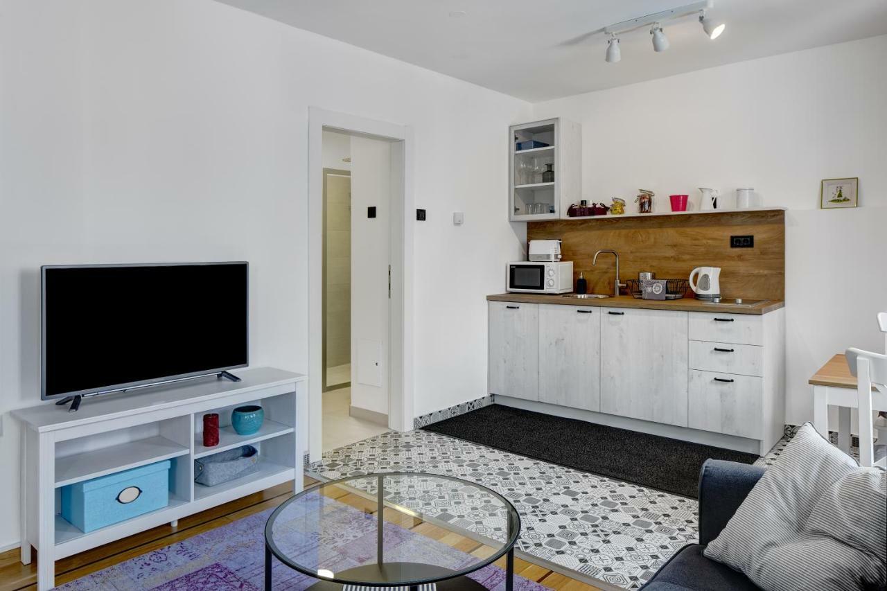 Apartments Viola Zagreb Bagian luar foto